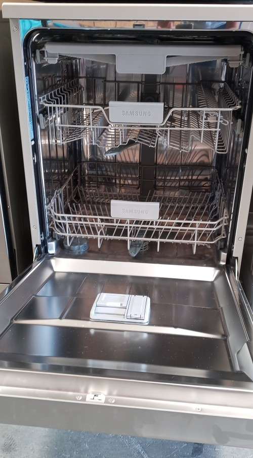 Samsung Dishwasher with LED Display (DW60M5070FS)